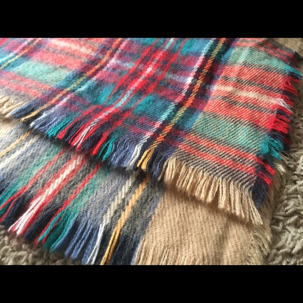 Plaid Scarf - Picture 3 of 4